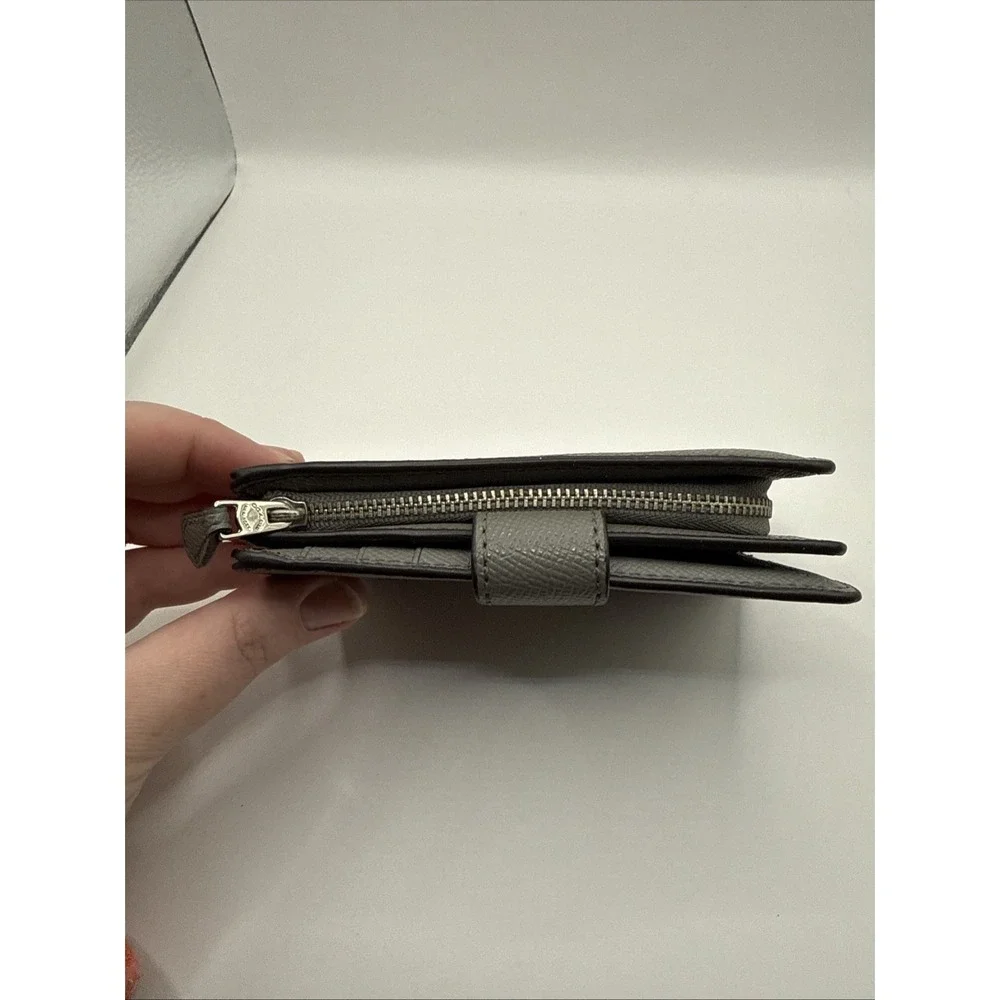 Coach Medium‎ CORNER ZIP WALLET IN CROSSGRAIN LEATHER - Grey and Silver